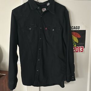 Levi’s black light overshirt